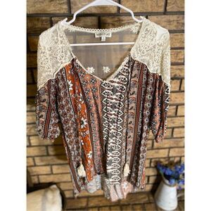 Tassels N Lace Women’s Top‎